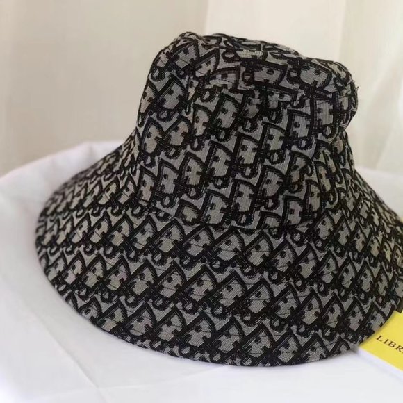 Dior bucket hat  100% authentic brand new unused main image 5